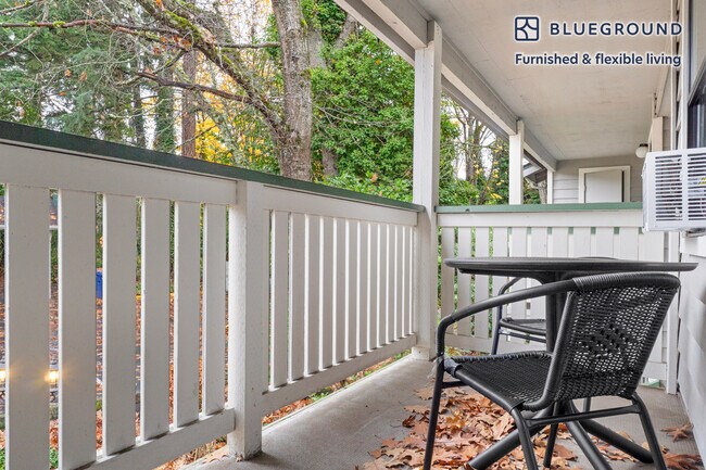 15850 NE 40th St Redmond, WA 98052 photo 4
