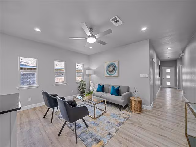 2524 Marjorie Ave Dallas, TX 75216 photo 2