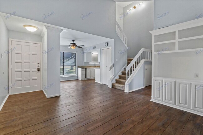 2101 Park Willow Ln Arlington, TX 76011 photo 3