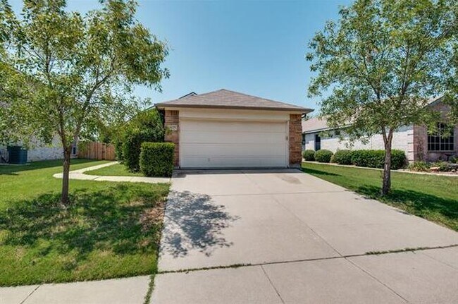 1125 Browntop Street, Crowley, TX 76036 photo 2