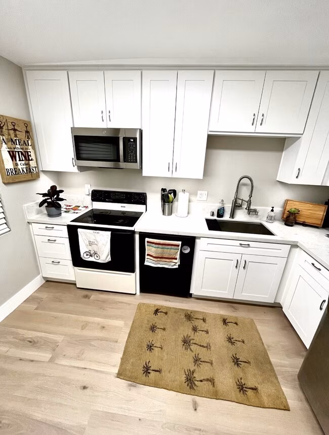 6824 Hyde Park Dr San Diego, CA 92119 photo 3