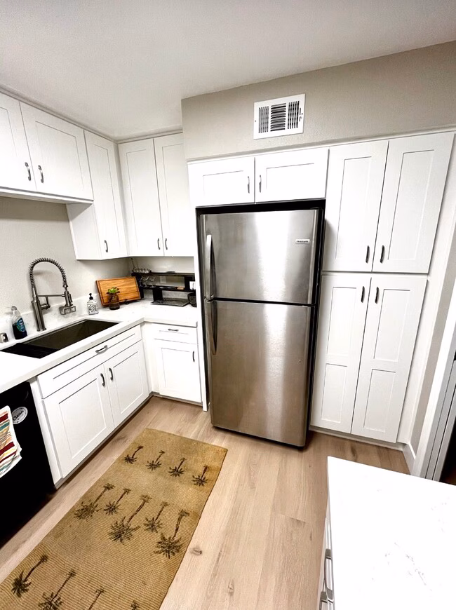 6824 Hyde Park Dr San Diego, CA 92119 photo 5
