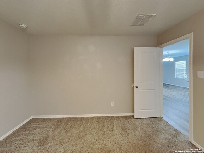 8730 Segura Wy San Antonio, TX 78254 photo 3