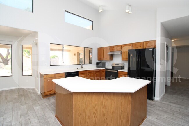1047 W Lakeridge Dr Gilbert, AZ 85233 photo 2