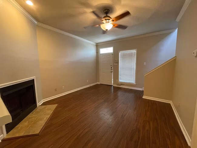715 W 22 1/2 St Austin, TX 78705 photo 5