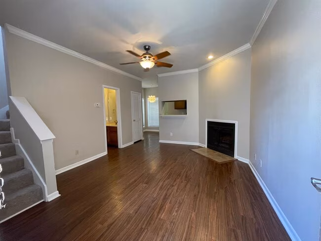 715 W 22 1/2 St Austin, TX 78705 photo 4