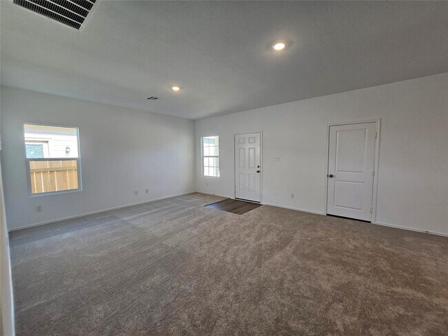 856 Rancho Del Cielo Lp, Jarrell, TX 76537 photo 5