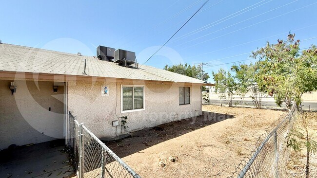 404 E Quail Ave Apache Junction, AZ 85119 photo 3