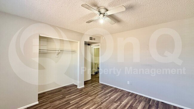 404 E Quail Ave Apache Junction, AZ 85119 photo 4