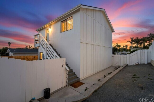 3522 Adams St Carlsbad, CA 92008 photo 2
