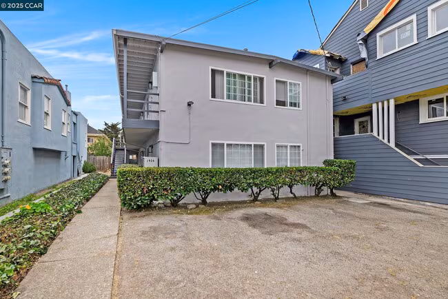 1926 Alcatraz Ave Berkeley, CA 94703 photo 2