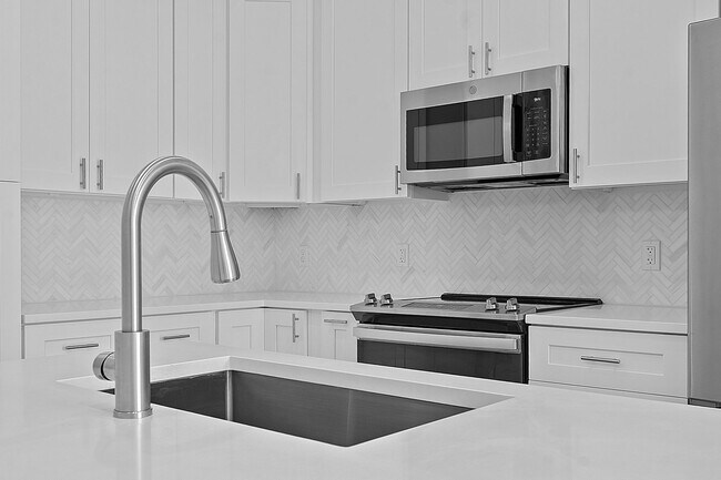 1900 Barton Springs Rd Austin, TX 78704 photo 5