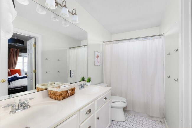 709 Colonial Park Blvd Austin, TX 78745 photo 4