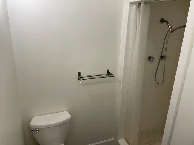 635 Irving St San Francisco, CA 94122 photo 2