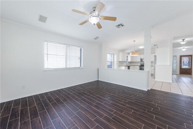 1202 Sundrop Pl Round Rock, TX 78665 photo 4