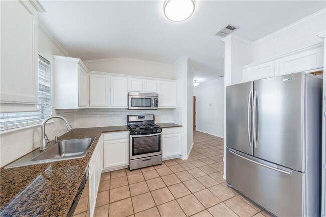 1202 Sundrop Pl Round Rock, TX 78665 photo 2