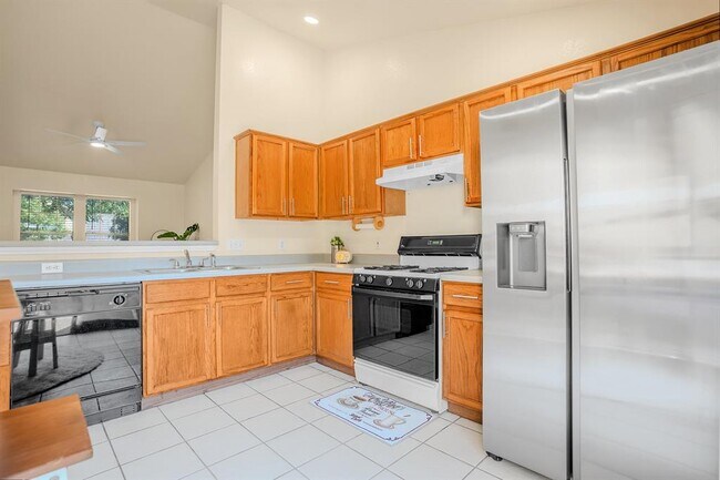 11901 Swearingen Dr Austin, TX 78758 photo 5