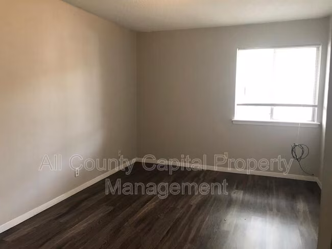 6508 S 1st St Austin, TX 78745 photo 5