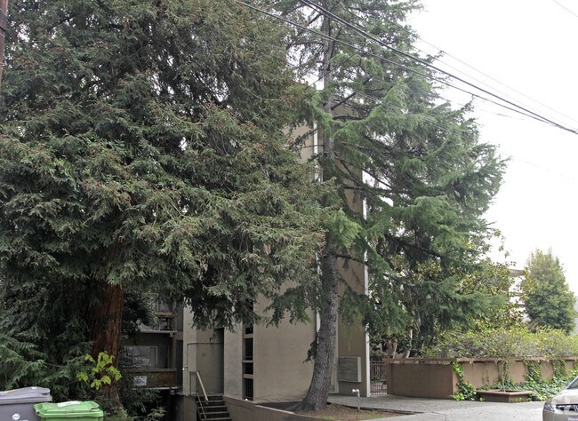 570 Mira Vista Avenue, Oakland, CA 94610 photo 4