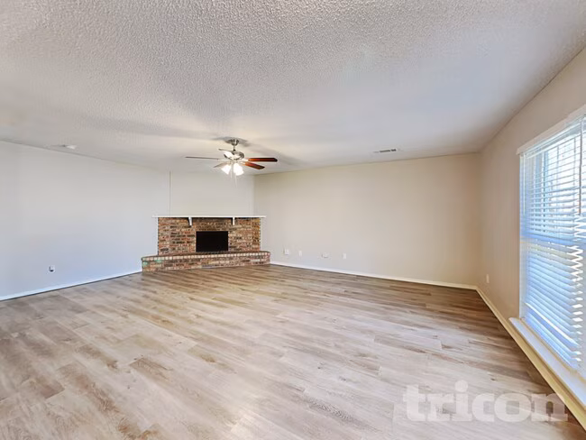 7437 Sandhurst Lane, North Richland Hills, TX 76182 photo 2