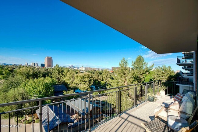 208 W Portland St Phoenix, AZ 85003 photo 3