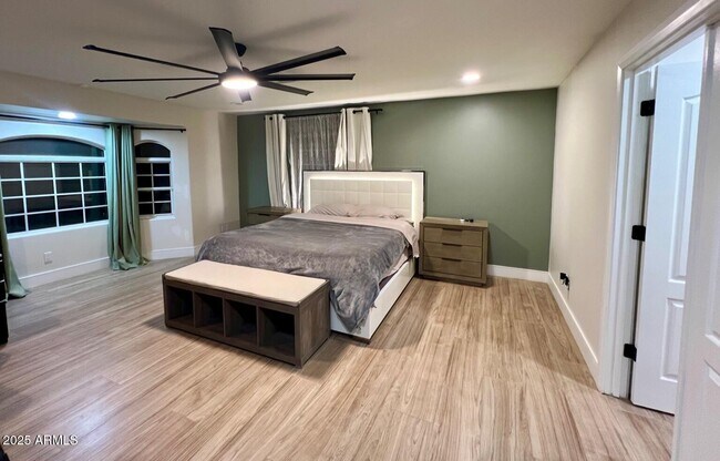 219 W Harmont Dr Phoenix, AZ 85021 photo 5