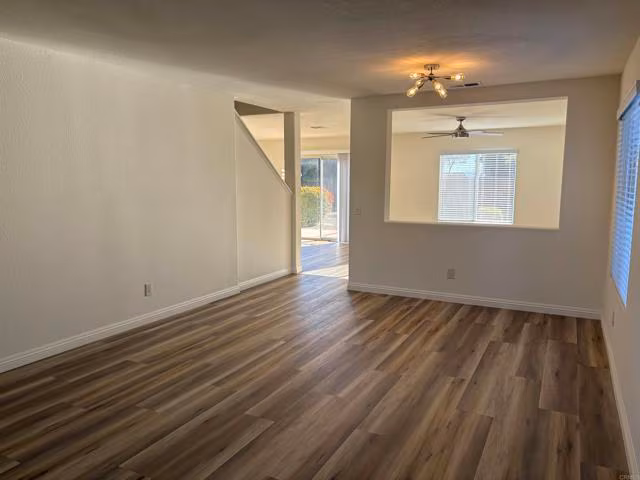 367 Rimhurst Ct Oceanside, CA 92058 photo 5
