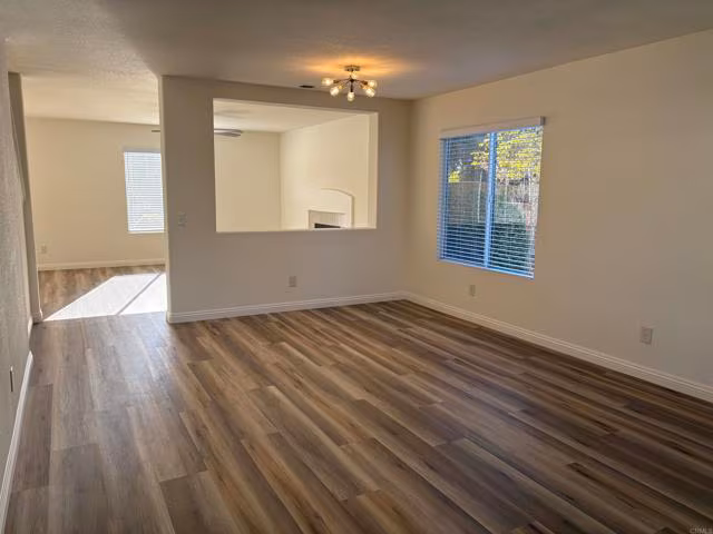 367 Rimhurst Ct Oceanside, CA 92058 photo 4