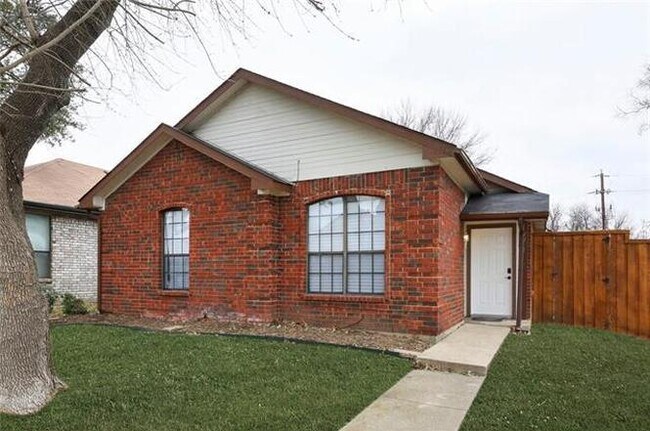 1162 Hemlock Drive, Desoto, TX 75115 photo 2