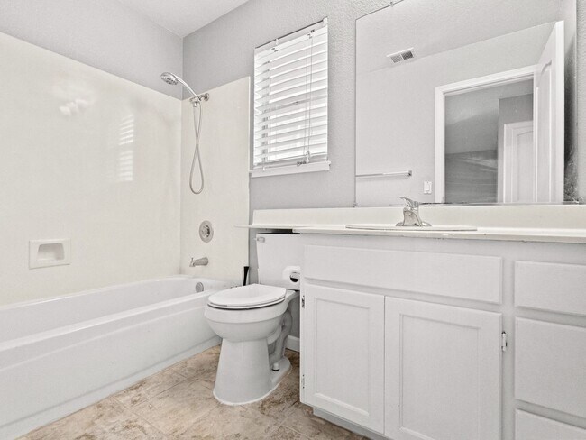 4 Bedroom Single Family Home in Antioch photo 4