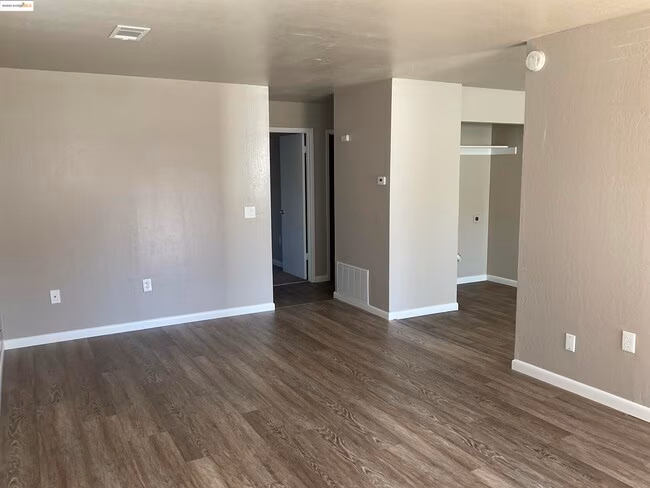201 East 17th Street, Pittsburg, CA 94565 photo 3
