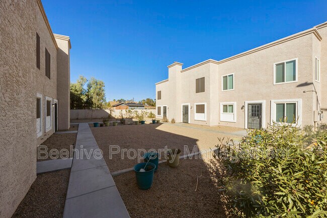 2732 E Culver St photo 3