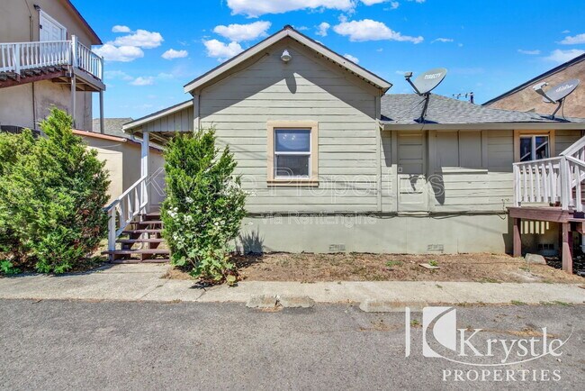 132 Tennessee St Vallejo, CA 94590 photo 2
