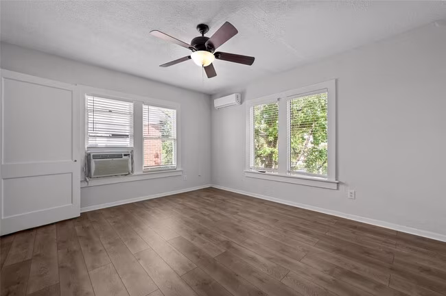 907 W Gray St Houston, TX 77019 photo 4