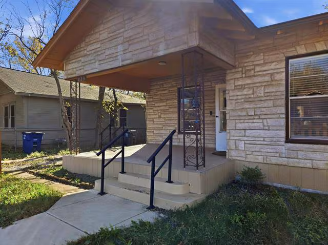 823 South Beacon Street, Dallas, TX 75223 photo 4