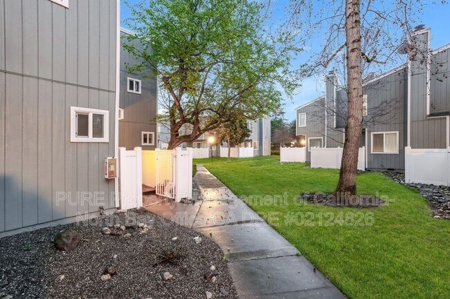 6828 Avenida Cala Rohnert Park, CA 94928 photo 2