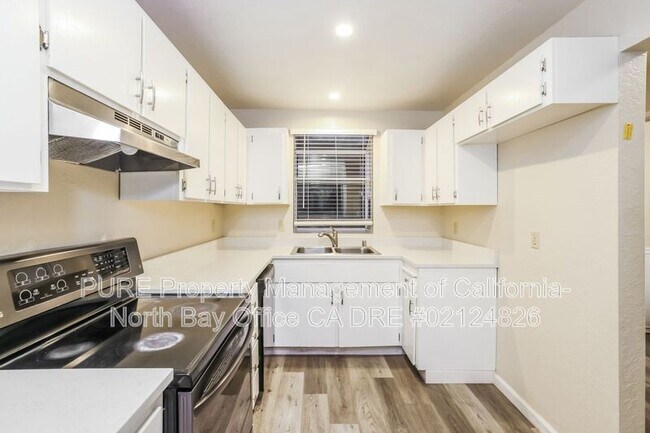 6828 Avenida Cala Rohnert Park, CA 94928 photo 4