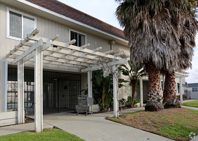 Tehama Palms Apartment photo 5
