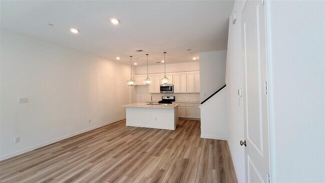9915 Tolbert Street, Irving, TX 75063 photo 5