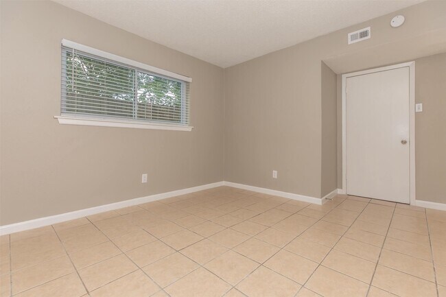 9707 Timberside Dr Houston, TX 77025 photo 5