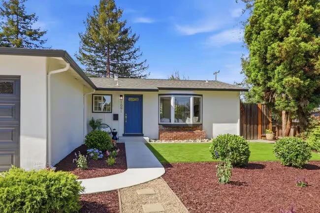1091 W Latimer Ave Campbell, CA 95008 photo 3