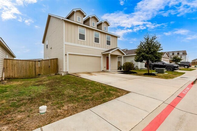 772 Circle Way, Jarrell, TX 76537 photo 2