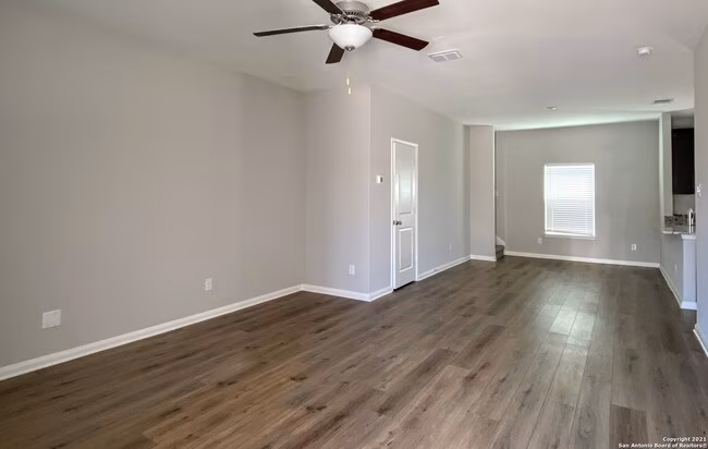 12740 Shoreline Dr San Antonio, TX 78254 photo 3