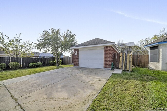 5802 Monica Pl San Antonio, TX 78228 photo 3