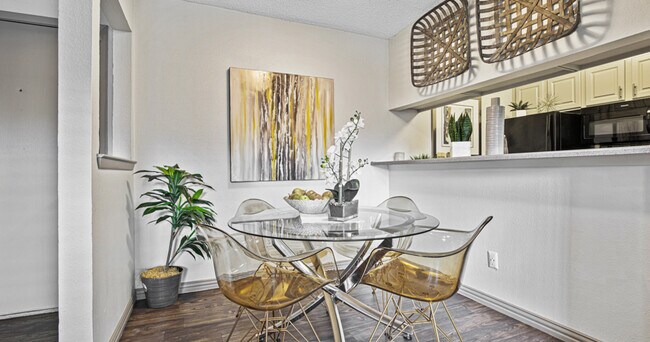 Oaks Of Lewisville Apartments photo 3