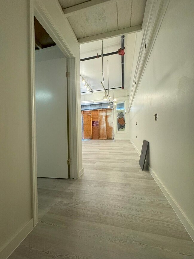 1426 Stockton St San Francisco, CA 94133 photo 4