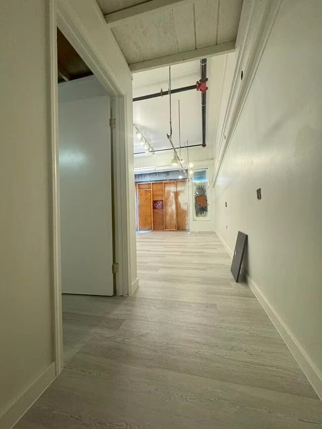 1426 Stockton St San Francisco, CA 94133 photo 4