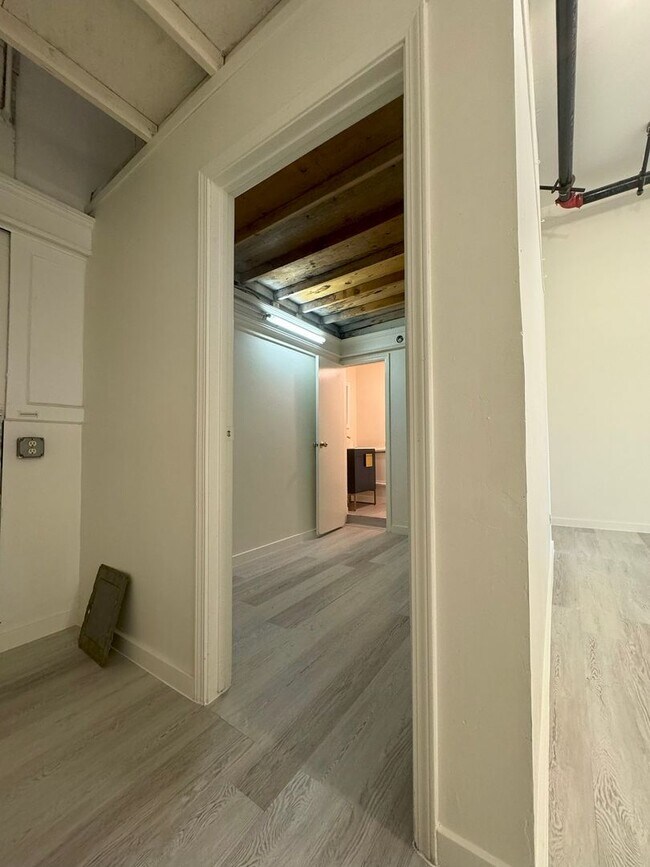 1426 Stockton St San Francisco, CA 94133 photo 5