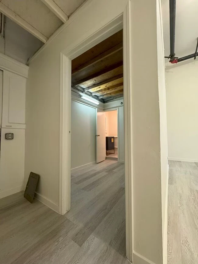 1426 Stockton St San Francisco, CA 94133 photo 5