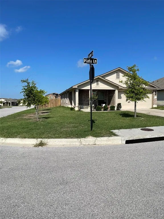 101 Plata Ln Jarrell, TX 76537 photo 2